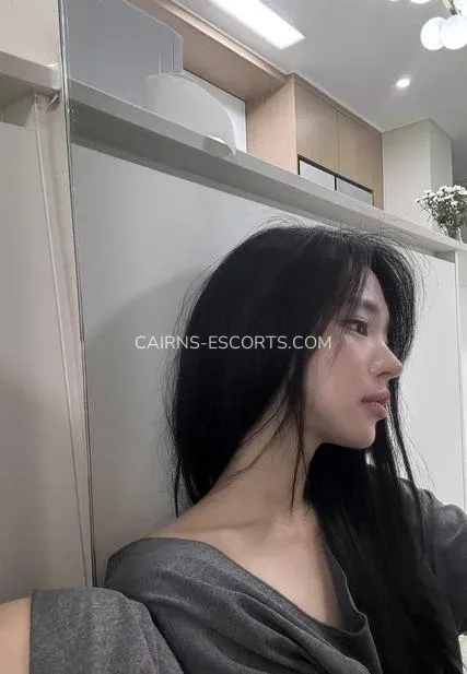 Cairns escorts Melanie — 3