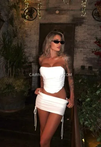Cairns escorts Charlotte — 7