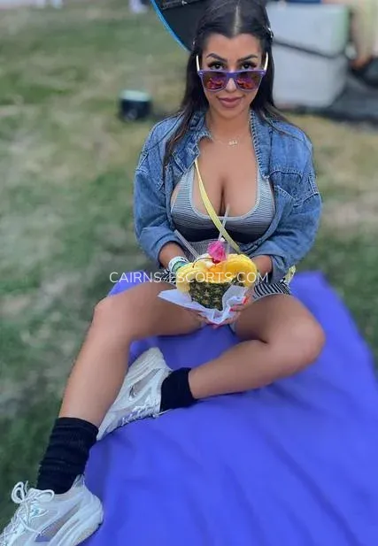 Cairns escorts Almudena — 9