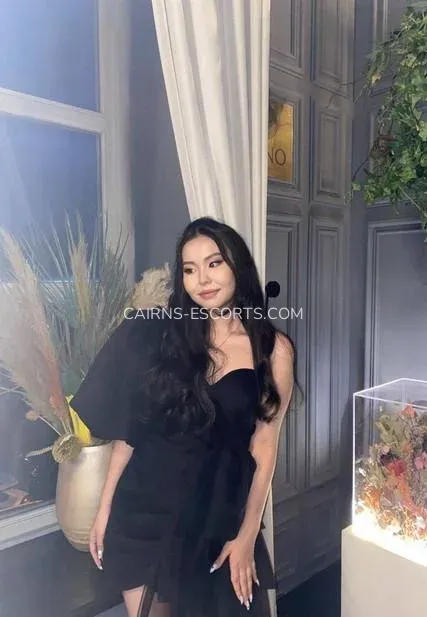 Cairns escorts Makenna — 3