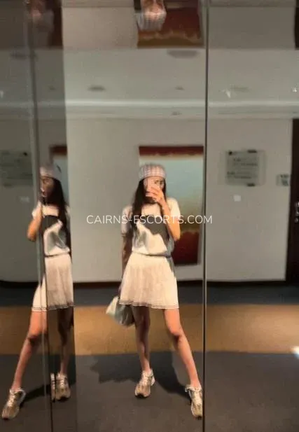 Cairns escorts Angelina — 5