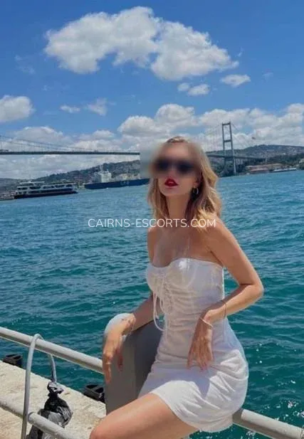 Cairns escorts Chelsea — 6