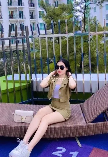 Cairns escorts Inger — 7