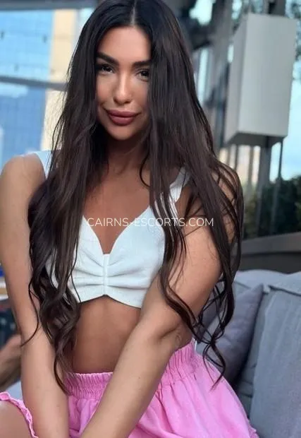 Cairns escorts Viktoria — 2