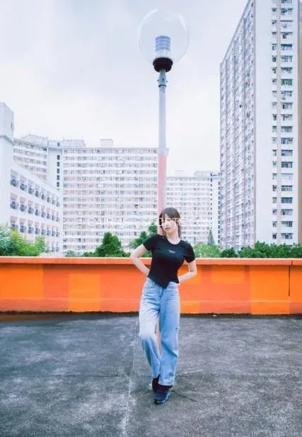 Cairns escorts Angelina — 1