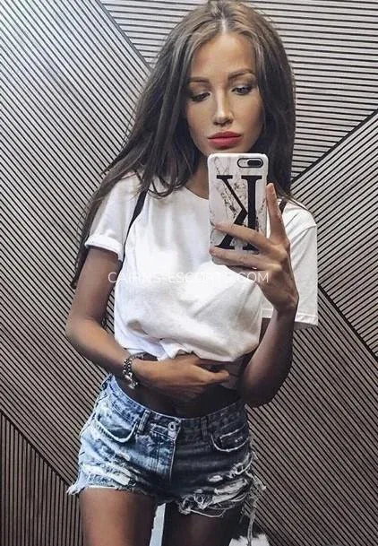 Cairns escorts Elise — 4
