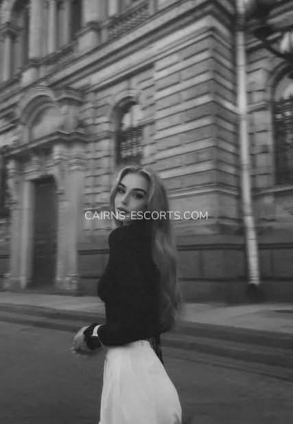 Cairns escorts Violante — 5