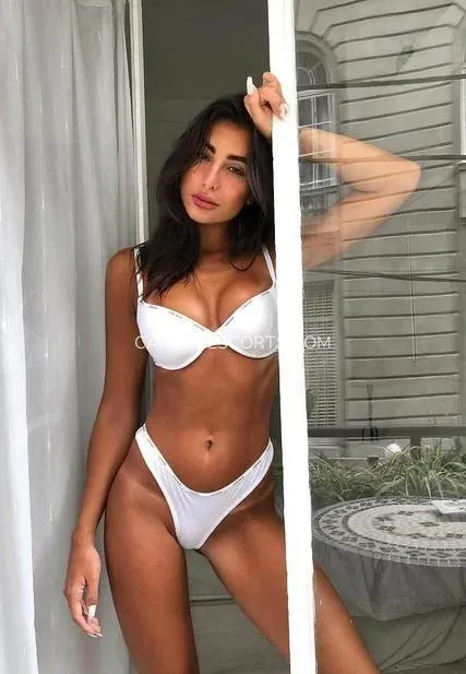 Cairns escorts Justina — 6