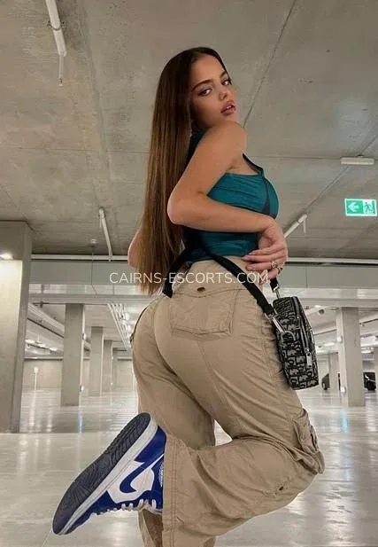 Cairns escorts Nieves — 4