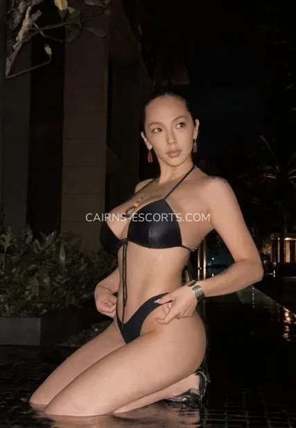 Cairns escorts Felicia — 9