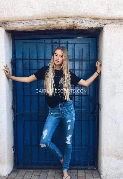 Cairns escorts Liliana — 4