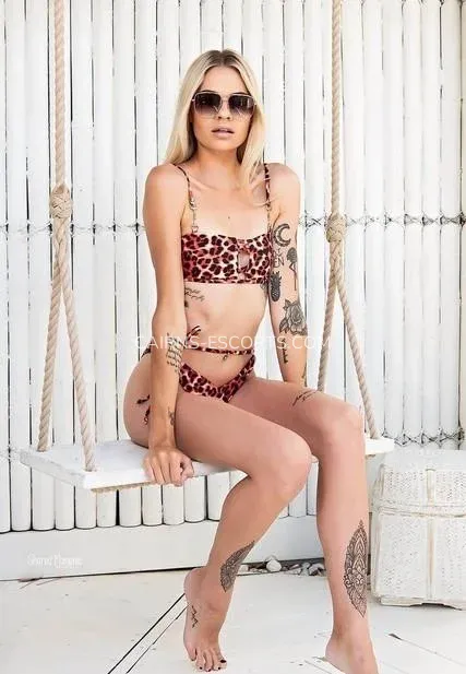 Cairns escorts Kyra — 4