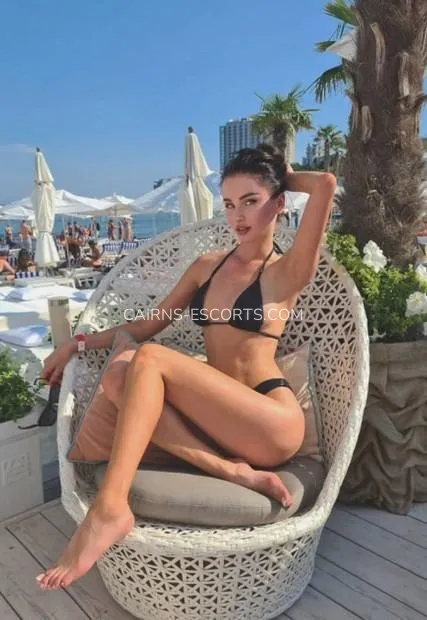 Cairns escorts Josefin