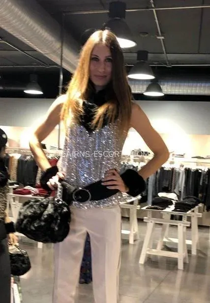 Cairns escorts Alondra — 5
