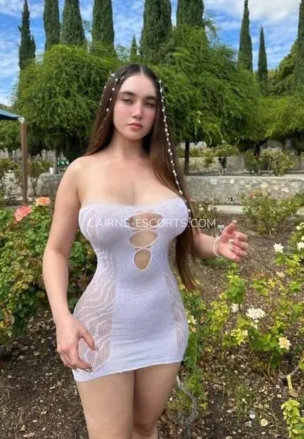 Cairns escorts Laura — 5