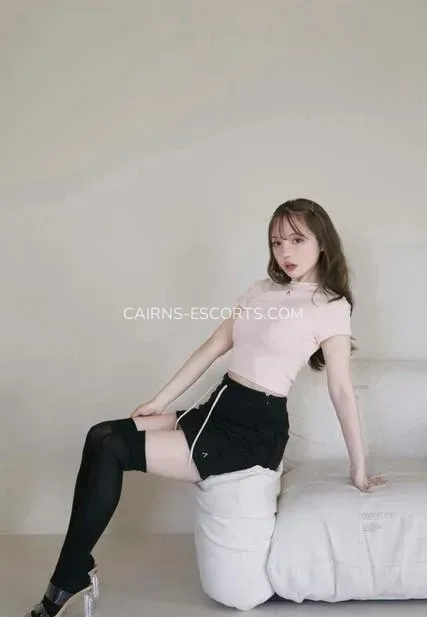 Cairns escorts Caroline — 6