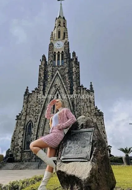 Cairns escorts Margareta — 4