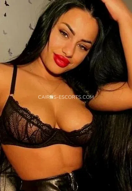 Cairns escorts Åsa — 3