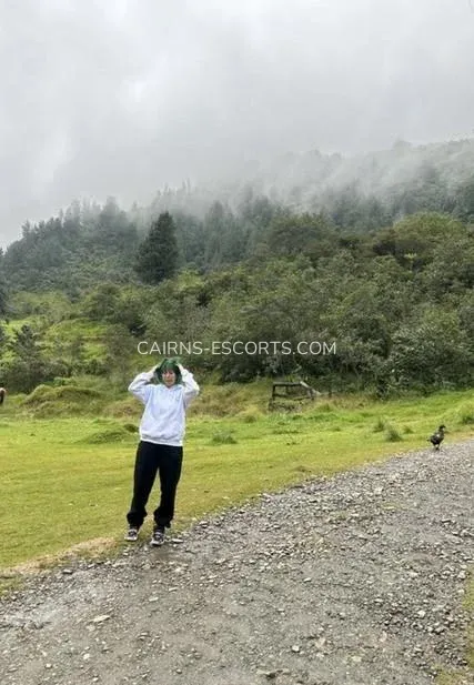 Cairns escorts Astrid — 6